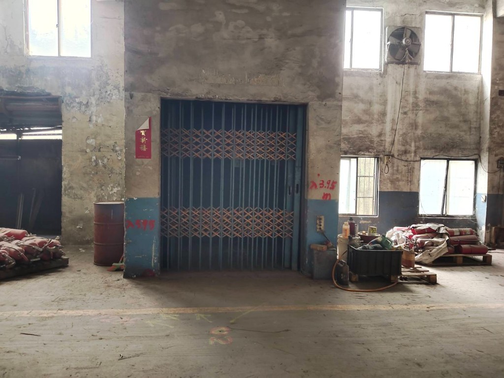 土城工業區獨棟挑高工業廠房現場照片 3